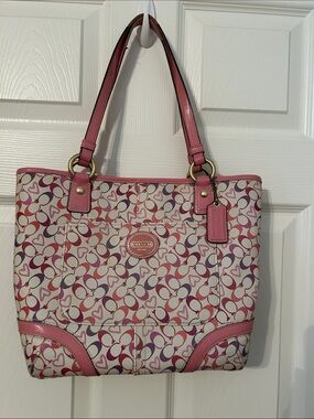 Coach Poppy signature heart tote